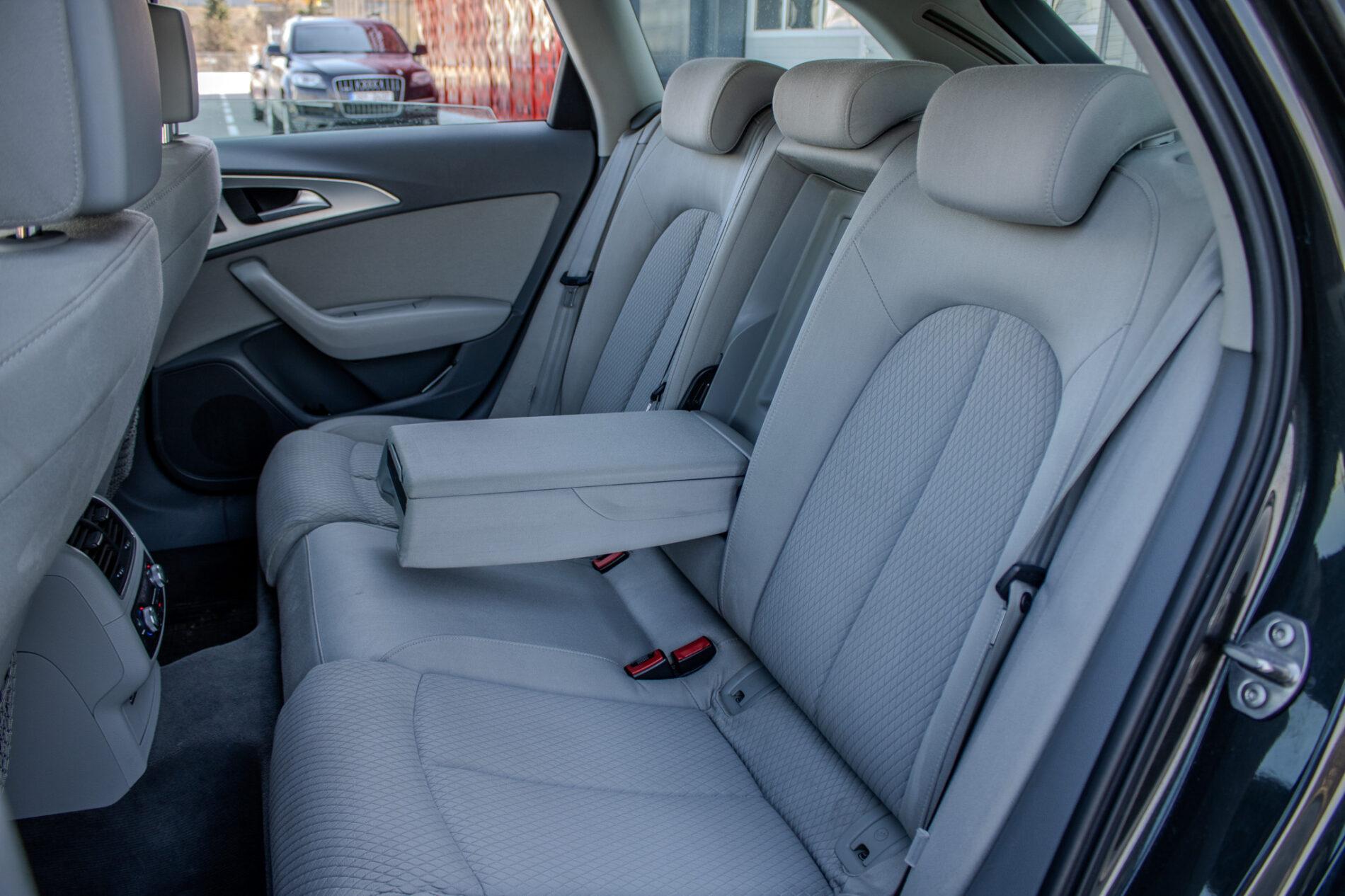 2015 AUDI A6, sivá kombi, 286 842 km