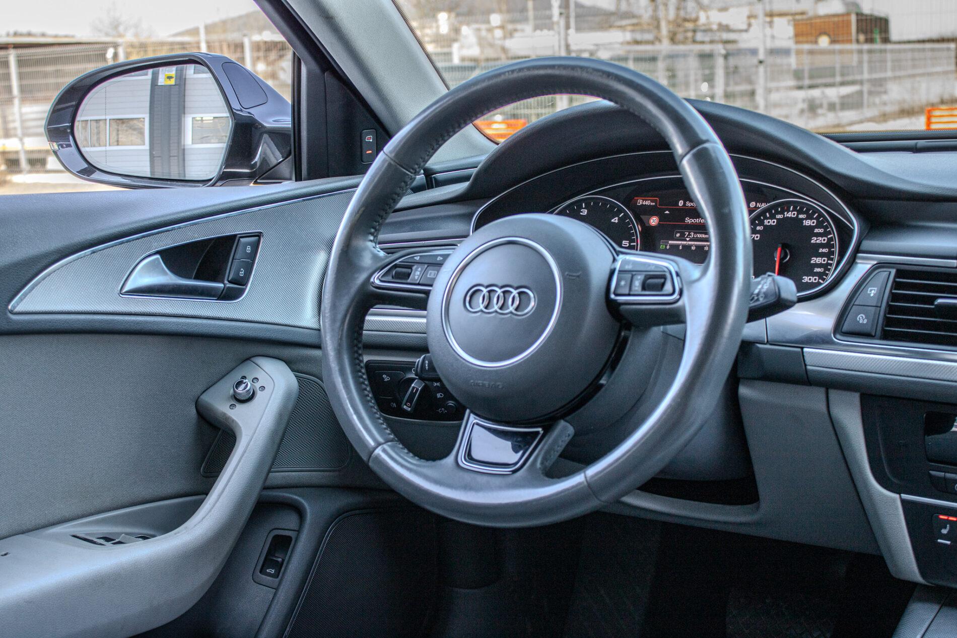 2015 AUDI A6, sivá kombi, 286 842 km