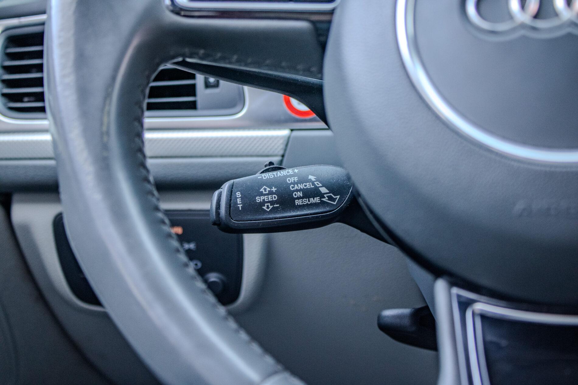 2015 AUDI A6, sivá kombi, 286 842 km