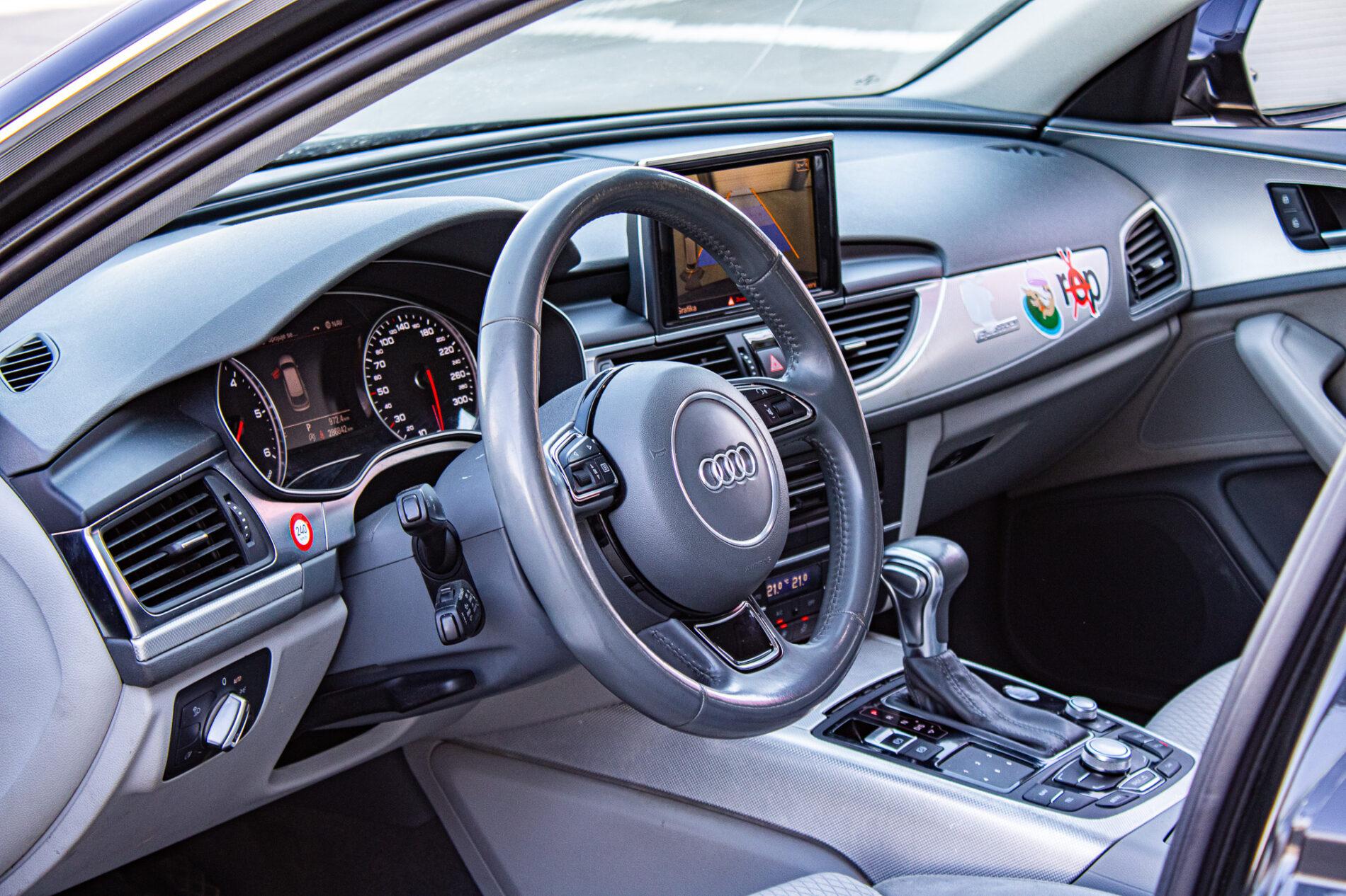 2015 AUDI A6, sivá kombi, 286 842 km