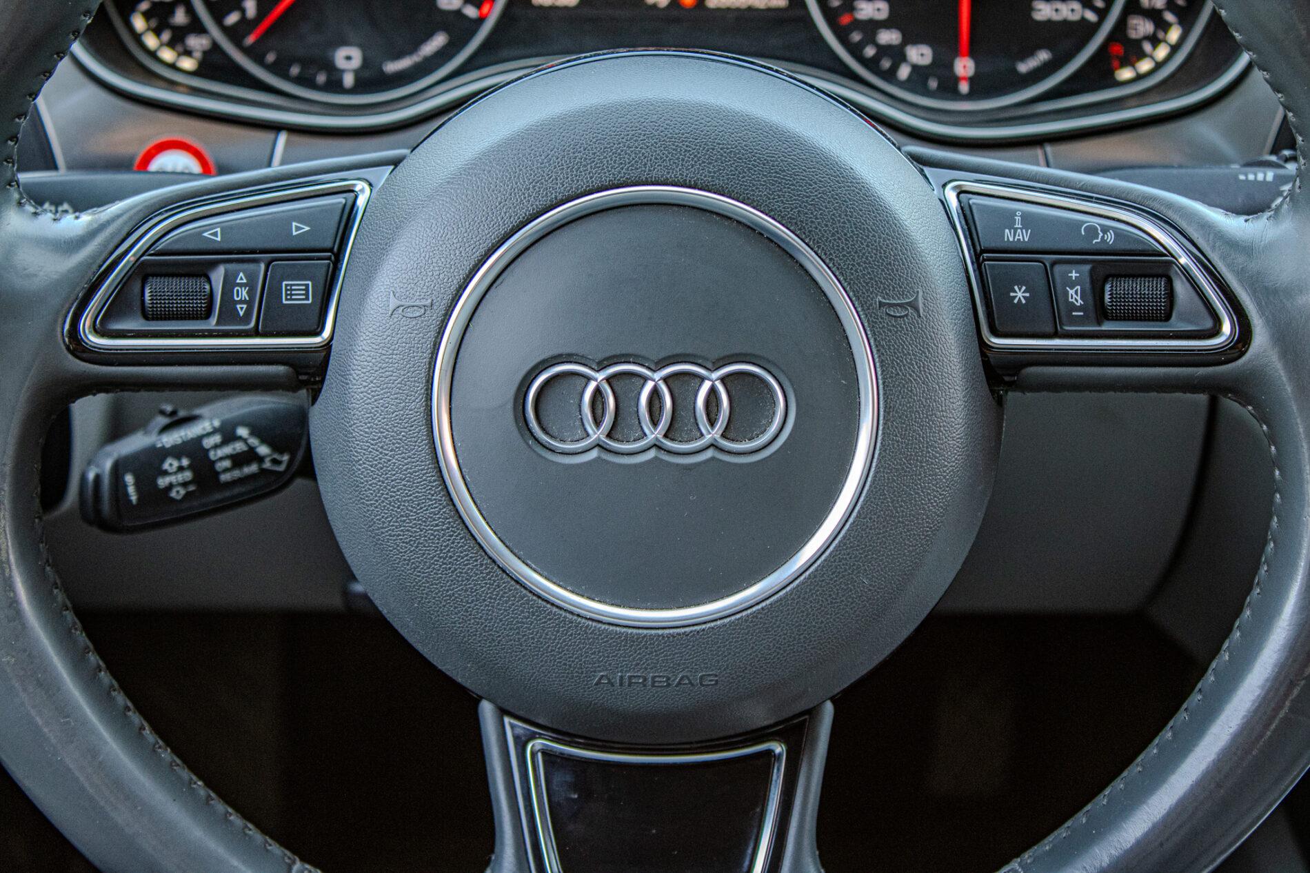 2015 AUDI A6, sivá kombi, 286 842 km