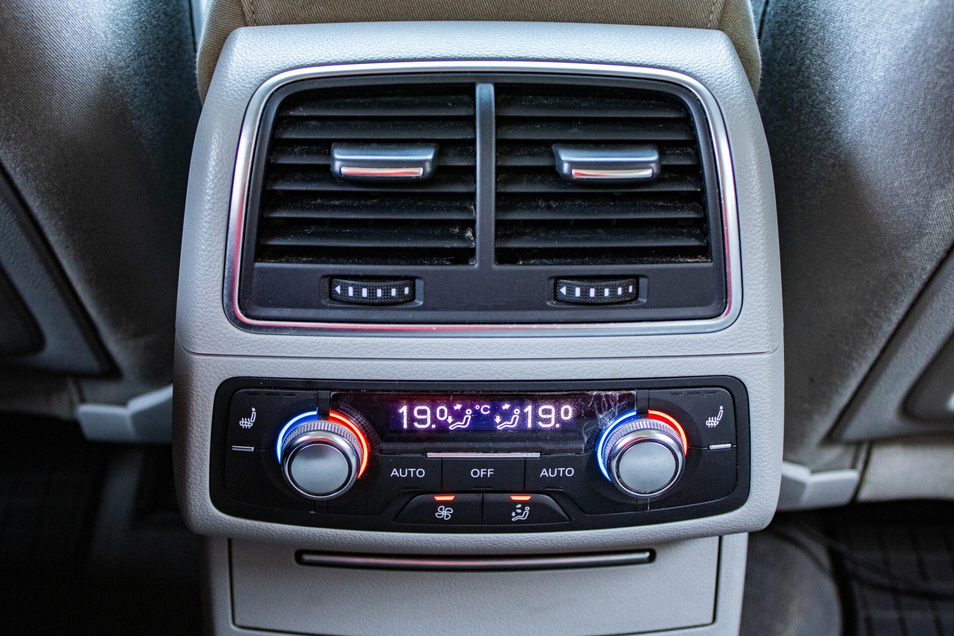 2015 AUDI A6, sivá kombi, 286 842 km