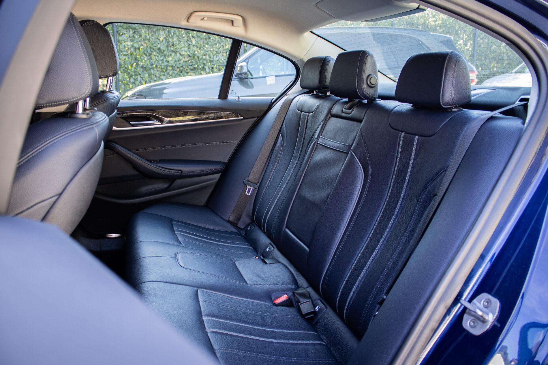 2017 BMW 530d, modrá sedan, 173 848 km