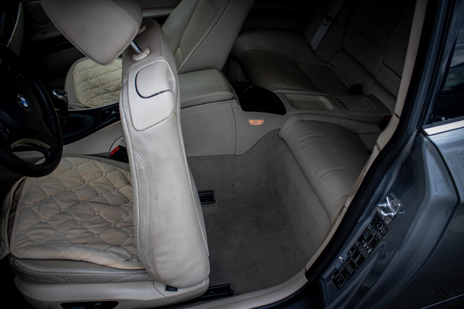 2008 BMW 325i, sivá kupé, 287 630 km