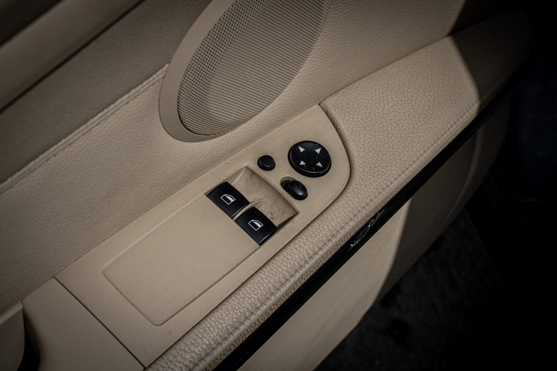 2008 BMW 325i, sivá kupé, 287 630 km