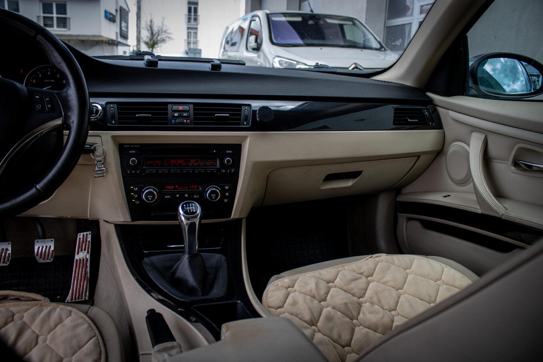 2008 BMW 325i, sivá kupé, 287 630 km