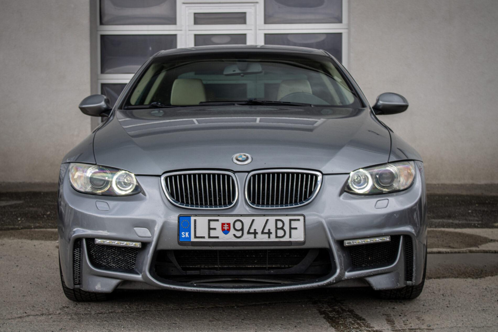 2008 BMW 325i, sivá kupé, 287 630 km