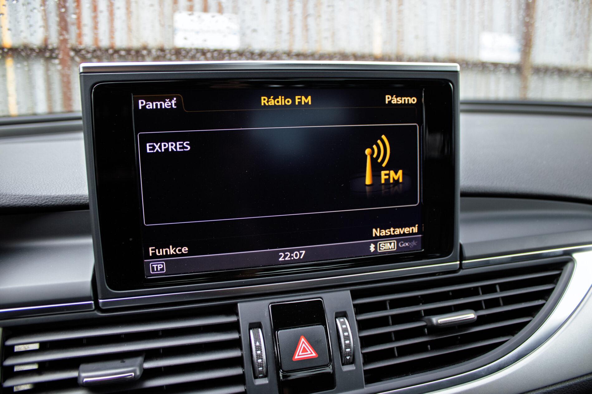 2016 AUDI A6, modrá sedan, 273 541 km