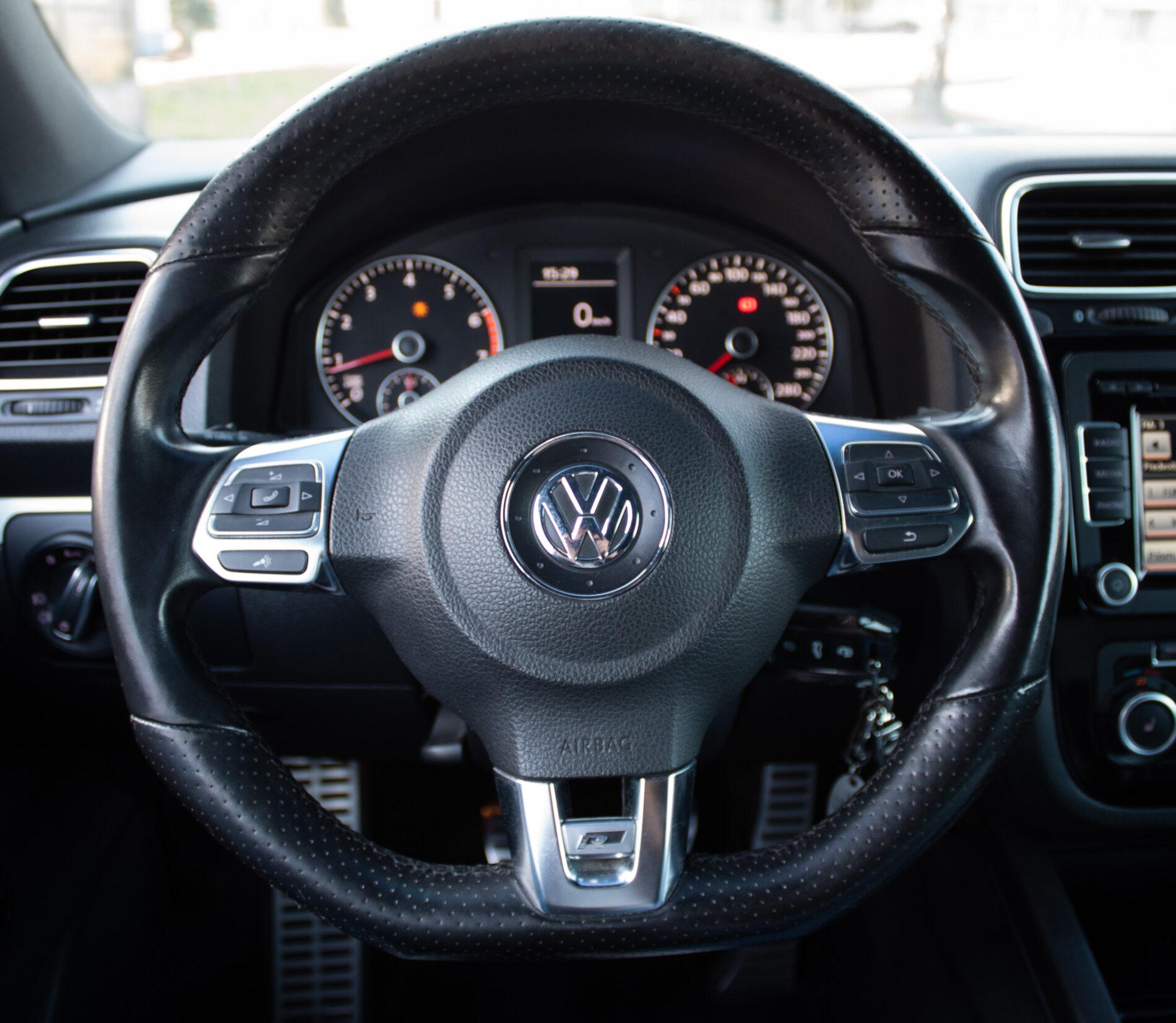 2010 Volkswagen Scirocco, zelená kupé, 144 946 km