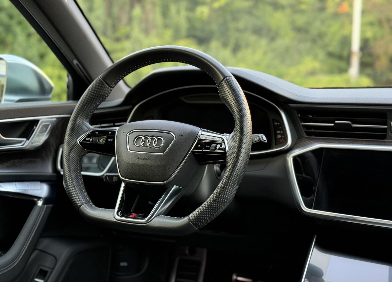 2019 AUDI S6, strieborná kombi, 138 500 km