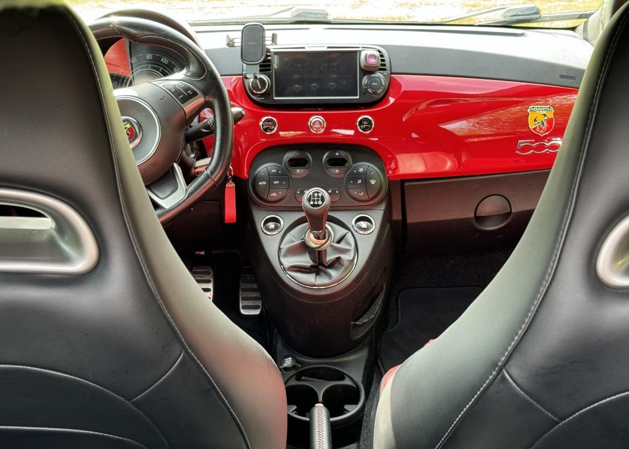 2014 Abarth 500, červená hatchback, 220 000 km
