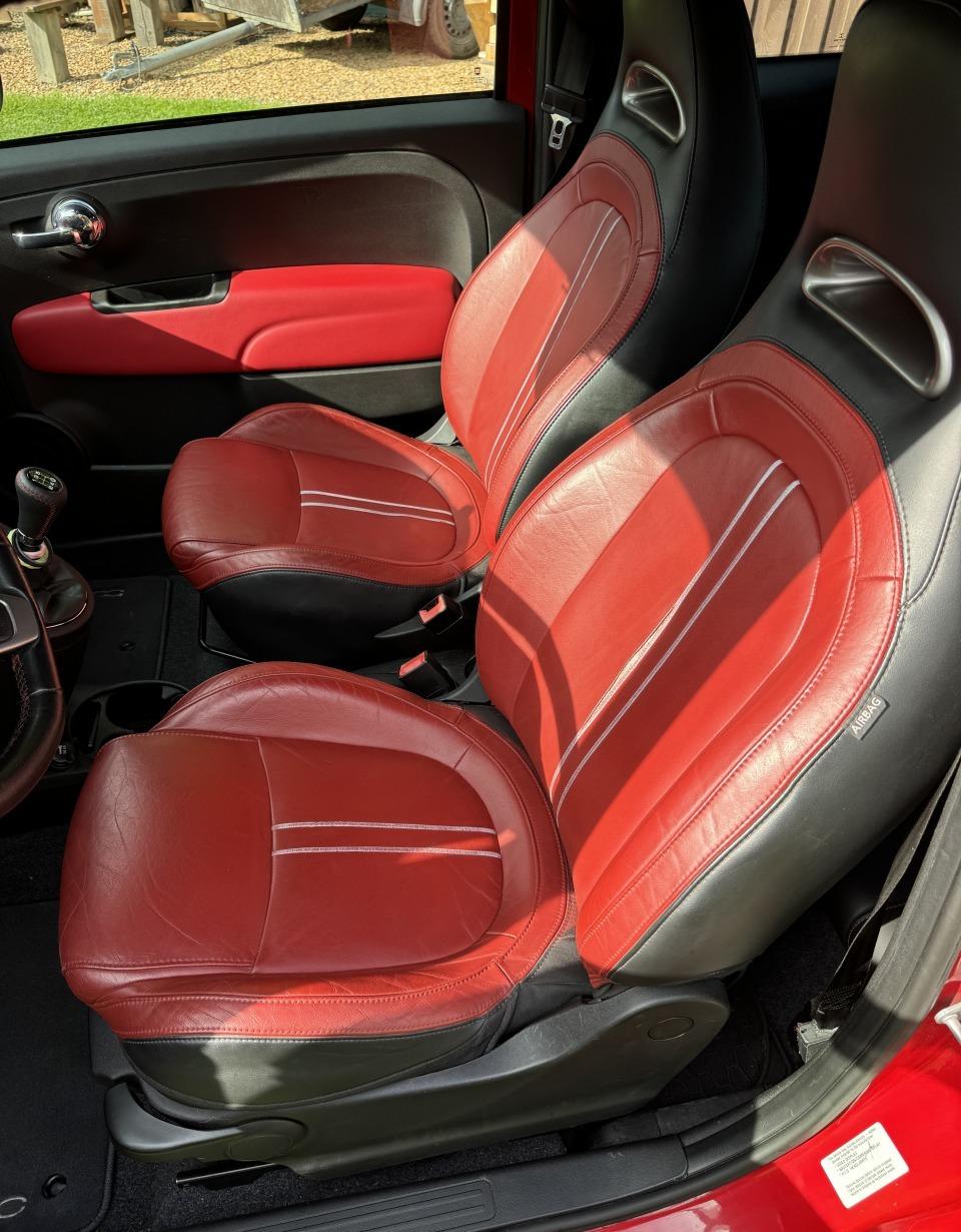 2014 Abarth 500, červená hatchback, 220 000 km