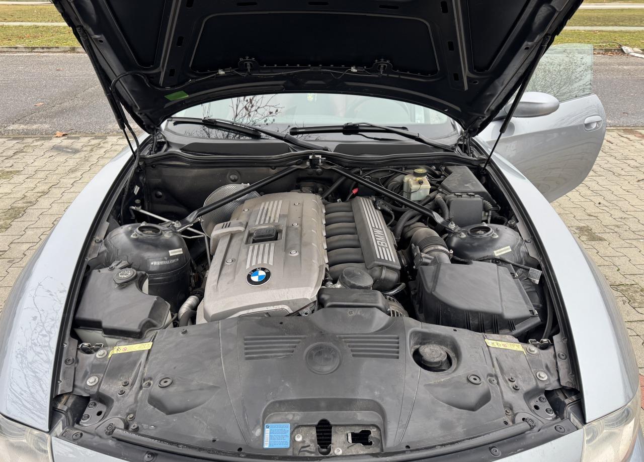 2006 BMW Z4, sivá kupé, 119 000 km