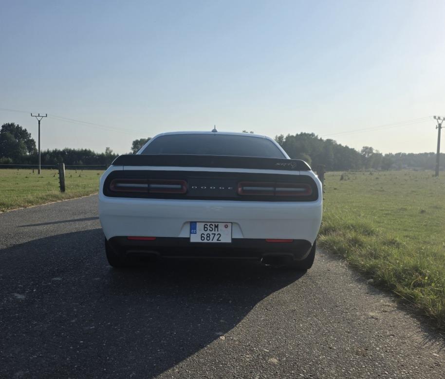 2018 Dodge Challenger Hellcat, biela kupé, 36 000 km