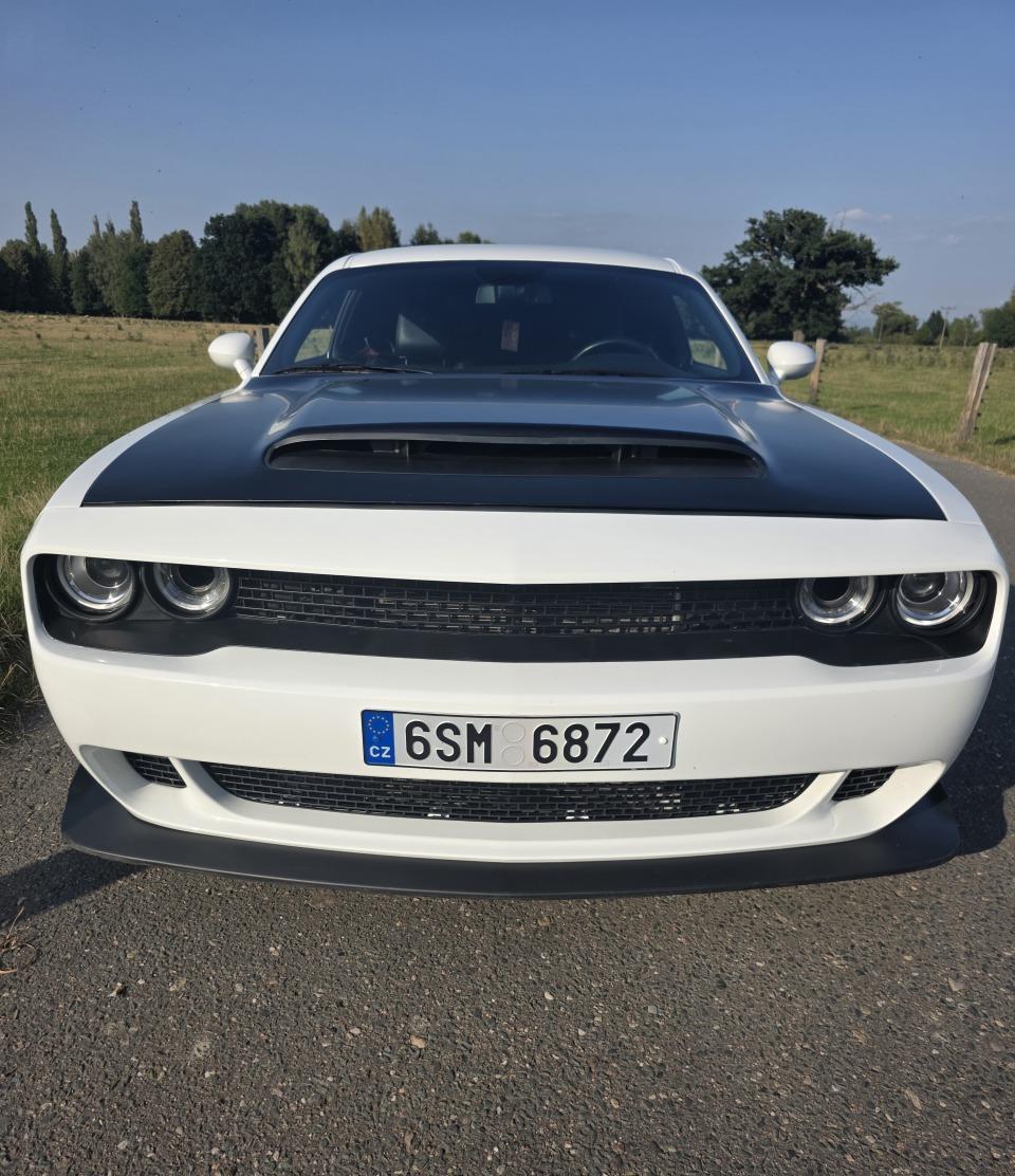 2018 Dodge Challenger Hellcat, biela kupé, 36 000 km