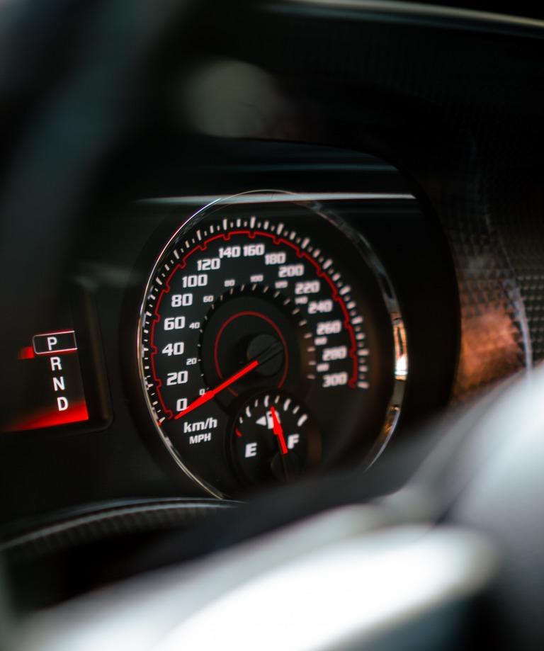 2012 Dodge Charger SRT, sivá sedan, 149 500 km