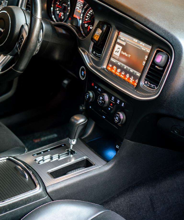 2012 Dodge Charger SRT, sivá sedan, 149 500 km