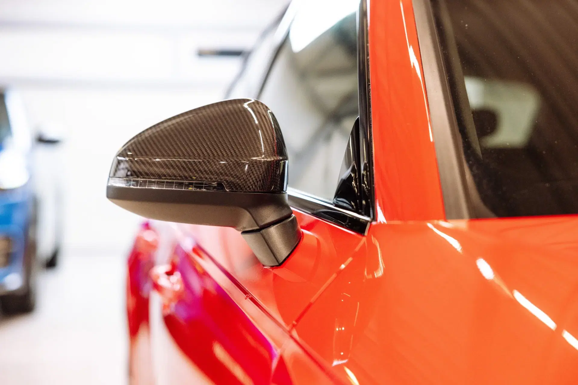 2018 AUDI RS4, červená kombi, 102 800 km