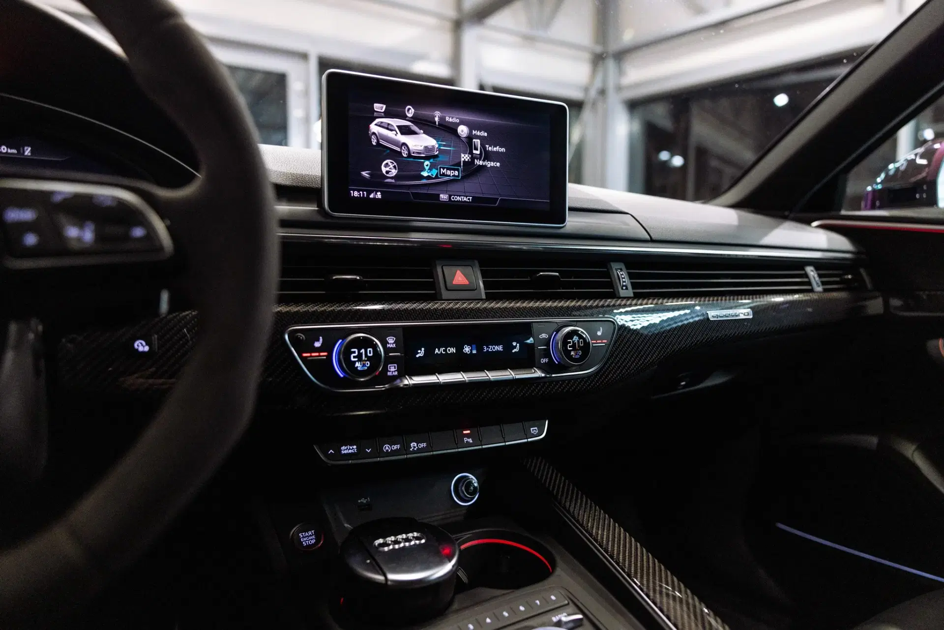 2018 AUDI RS4, červená kombi, 102 800 km