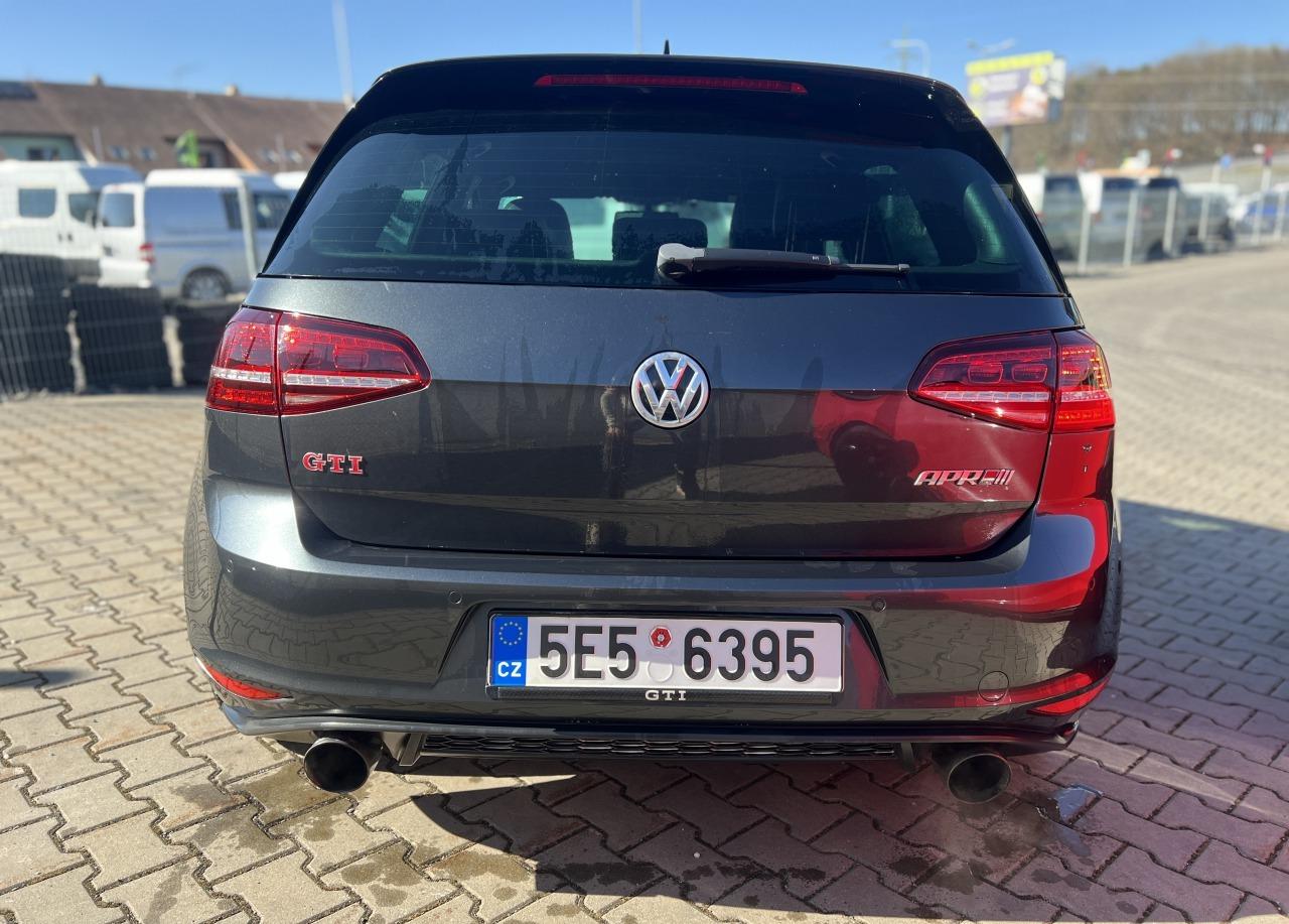2015 Volkswagen Golf GTI Perfomance, čierna hatchback, 156 000 km
