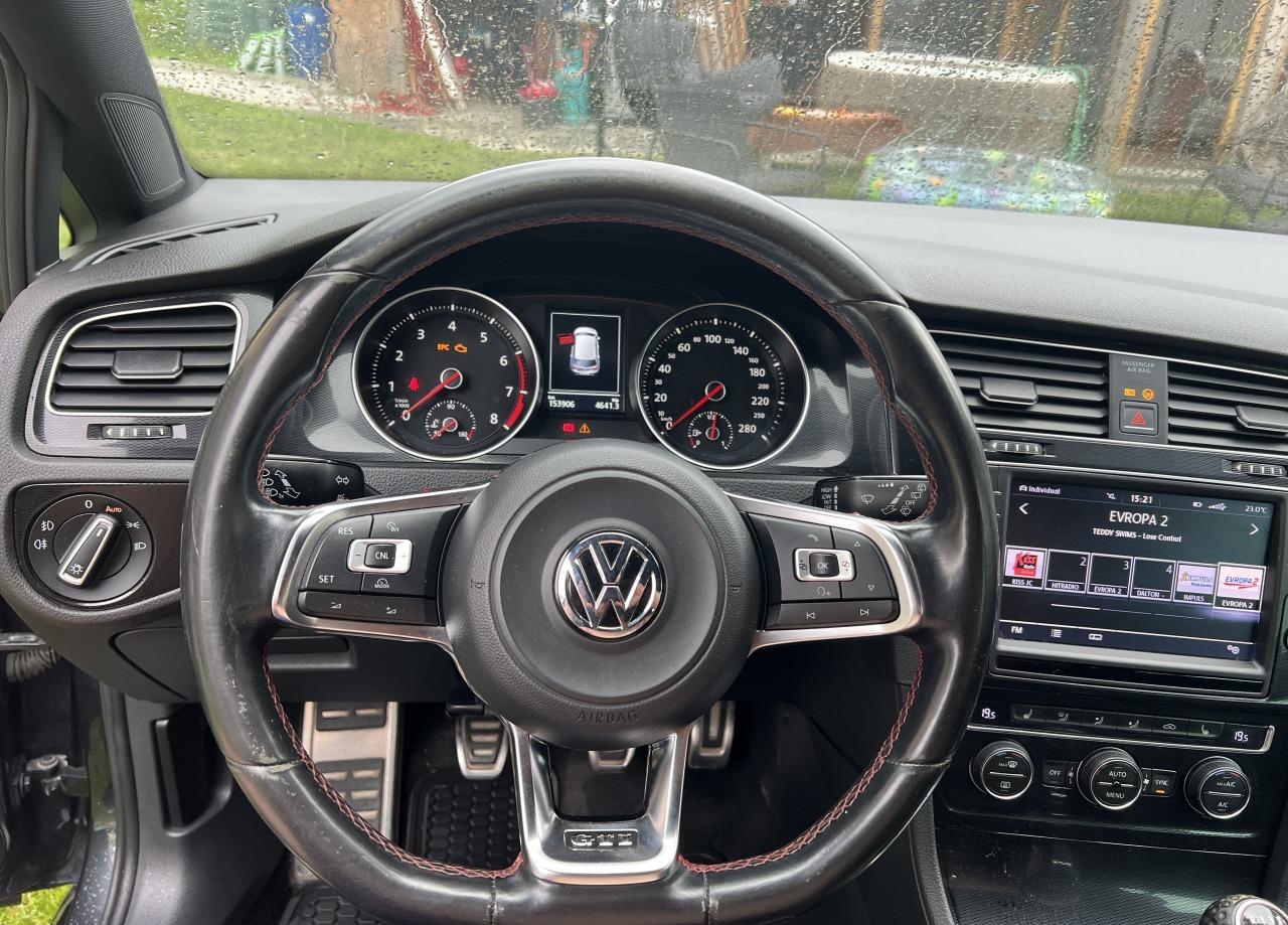 2015 Volkswagen Golf GTI Perfomance, čierna hatchback, 156 000 km