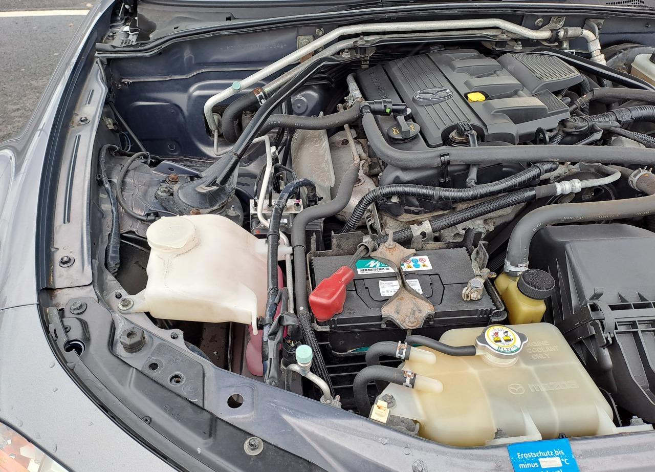 2007 Mazda MX-5 (NC), sivá kabriolet, 213 200 km