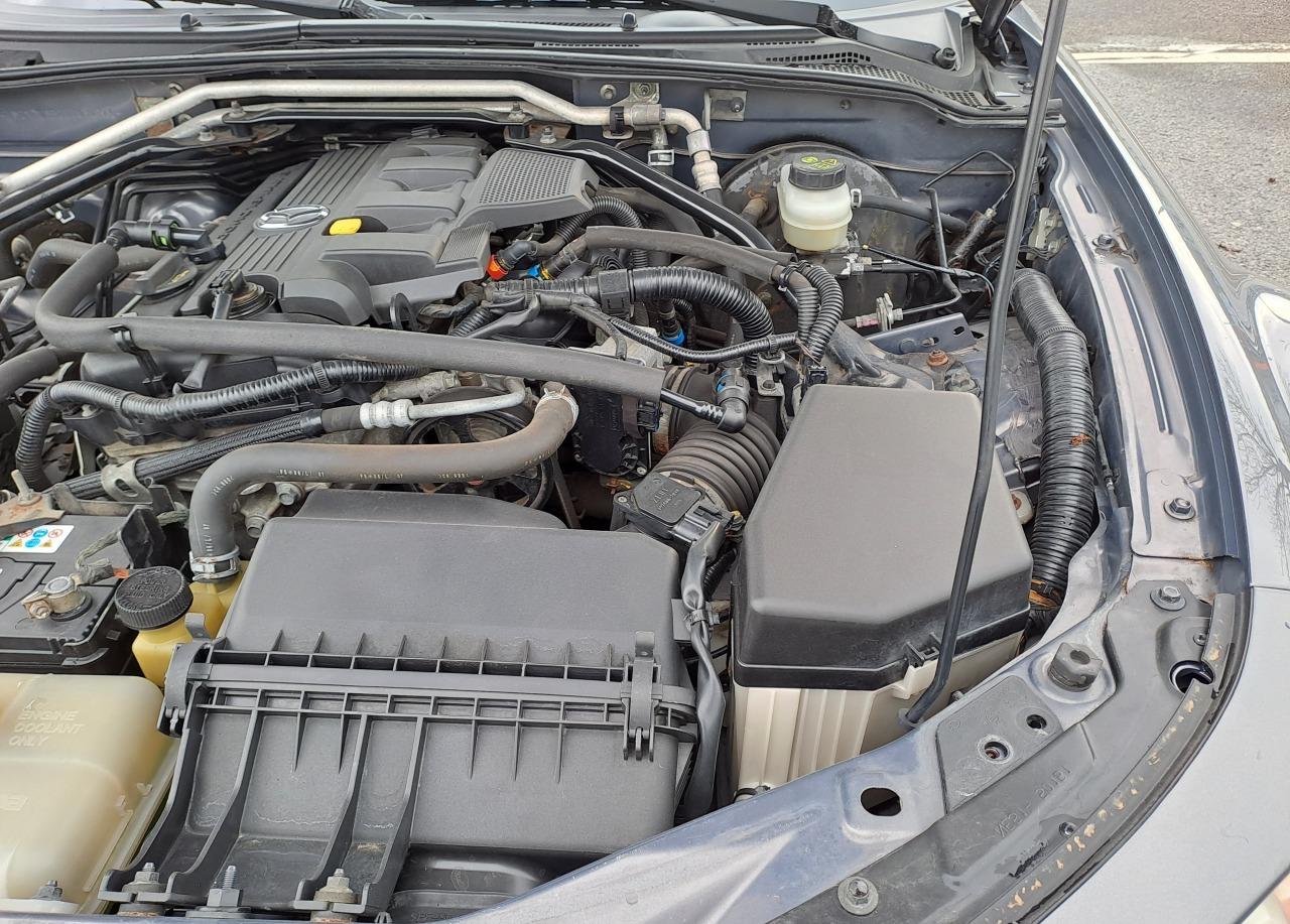 2007 Mazda MX-5 (NC), sivá kabriolet, 213 200 km