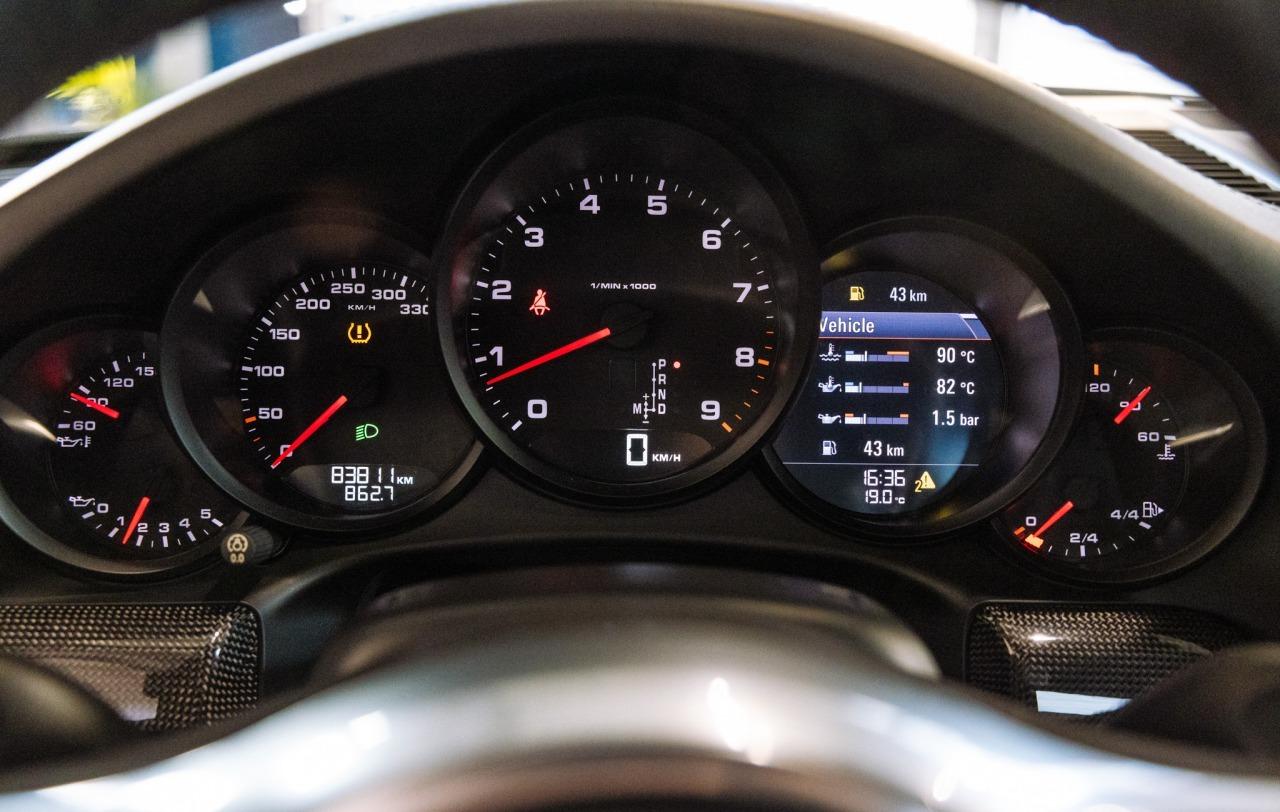 2014 Porsche 991 Carrera 4S 50th Anniv., sivá kupé, 83 820 km