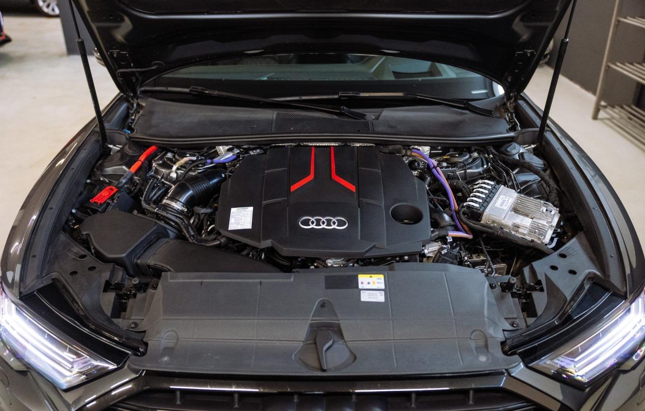 2022 AUDI S6, sivá kombi, 45 300 km