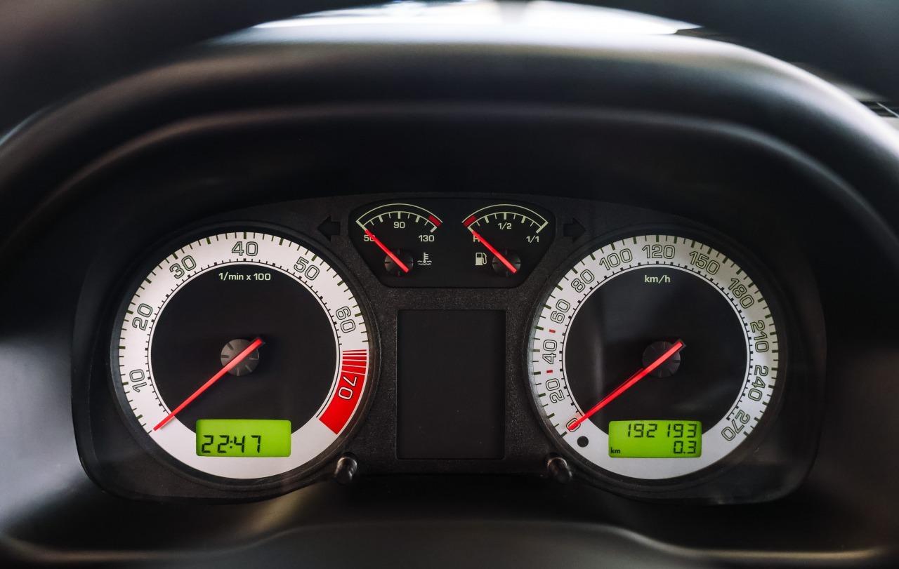 2002 Skoda Octavia RS, strieborná sedan, 192 200 km