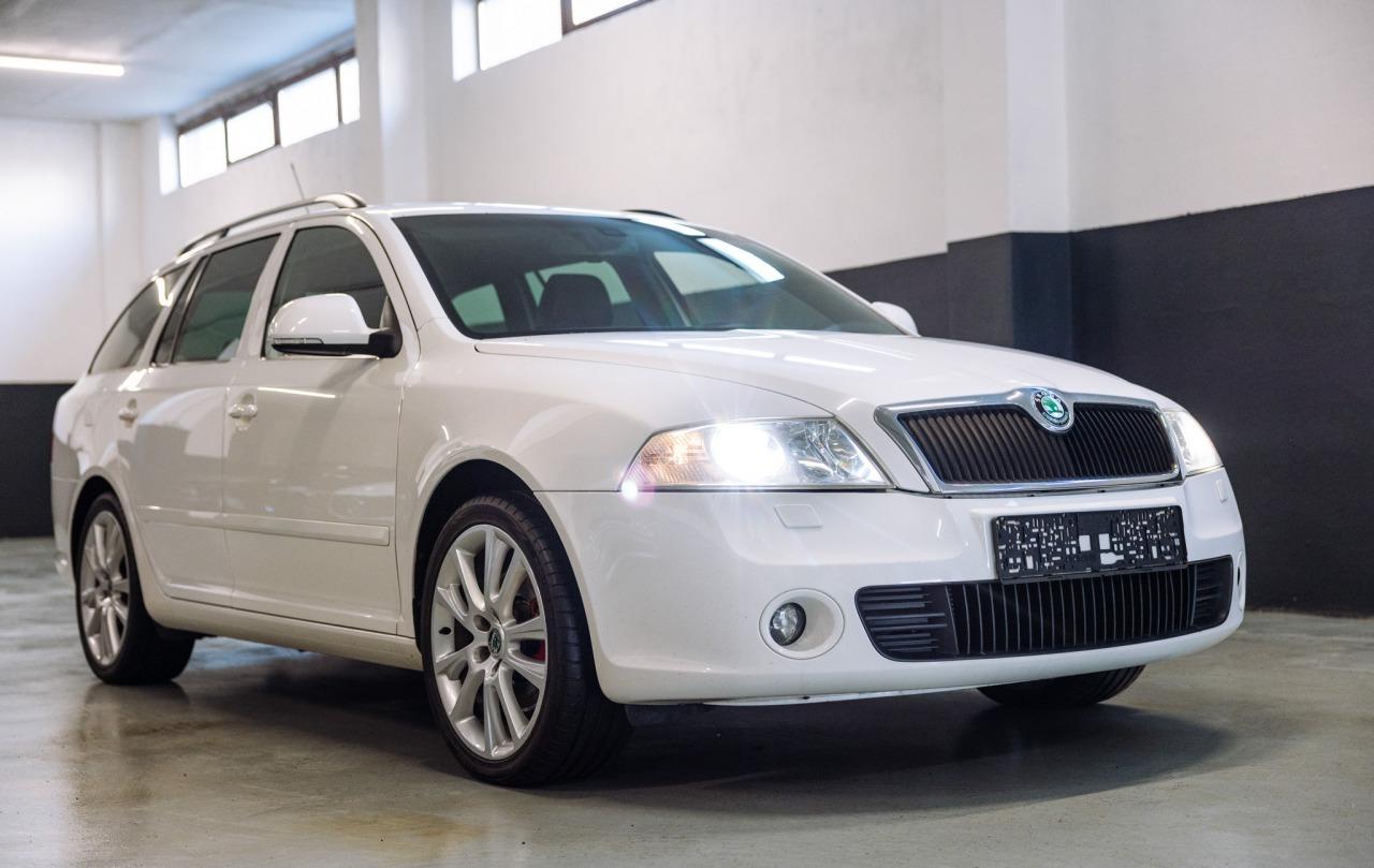 2009 Skoda Octavia RS, biela kombi, 129 910 km
