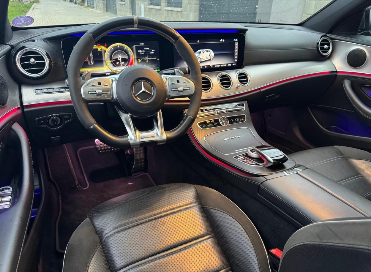 2019 Mercedes-Benz E 63 AMG S, sivá kombi, 189 900 km
