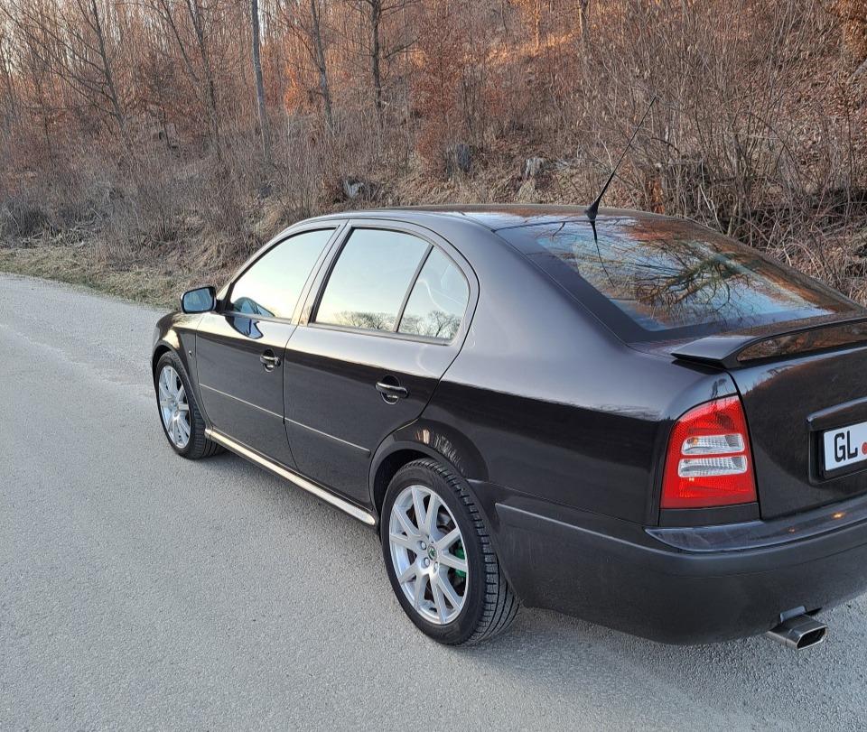 2002 Skoda Octavia RS, čierna sedan, 78 000 km