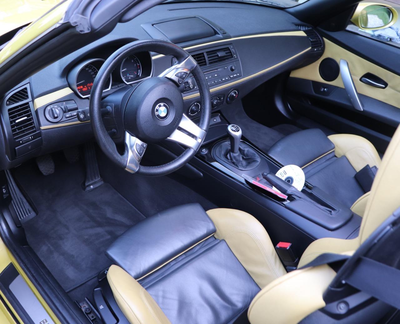 2006 BMW Z4, žltá kabriolet, 44 256 km