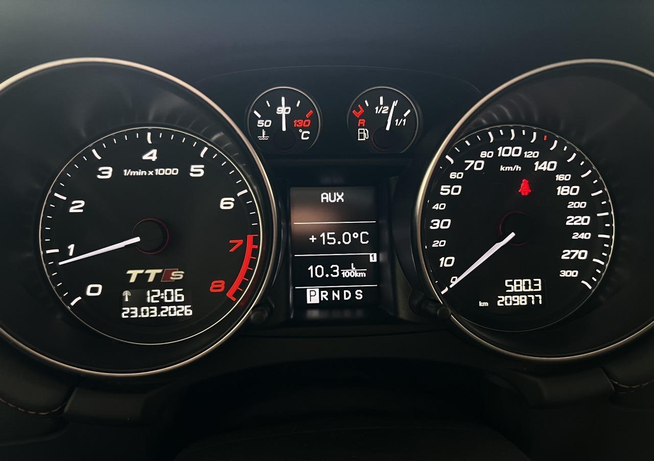 2009 AUDI TTS, oranžová kupé, 209 000 km