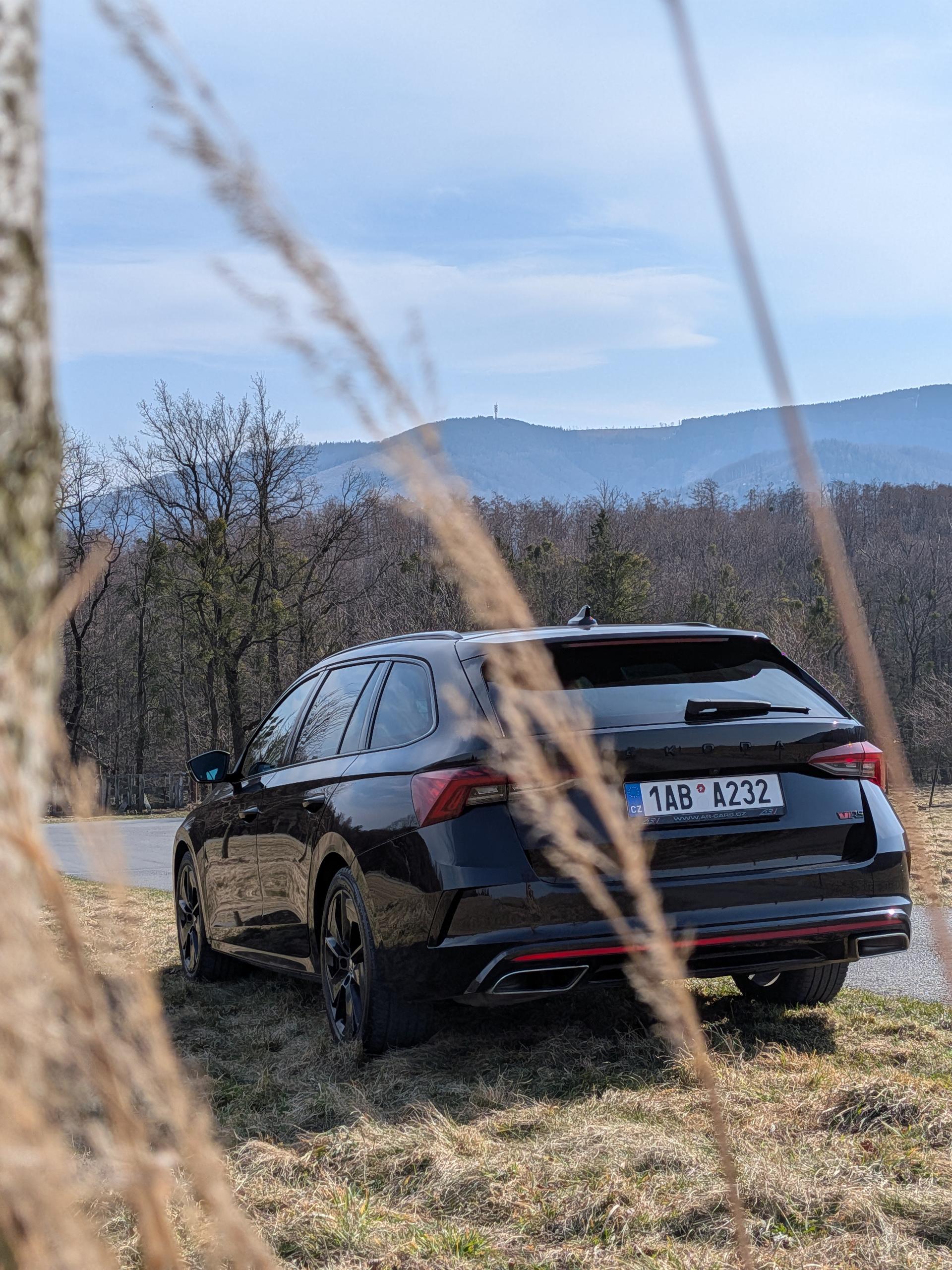 2024 Skoda Octavia RS RS 2.0TDI, 4x4, čierna kombi, 71 000 km