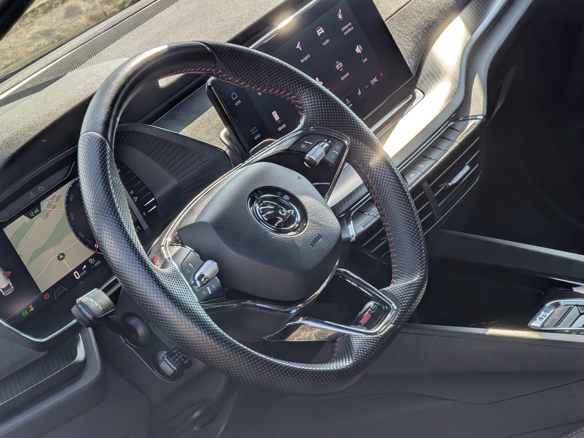 2024 Skoda Octavia RS RS 2.0TDI, 4x4, čierna kombi, 71 000 km