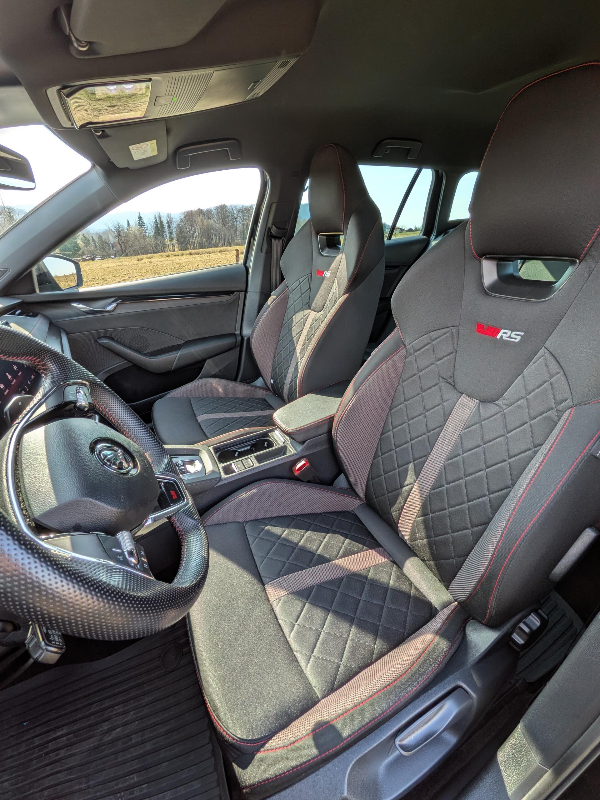 2024 Skoda Octavia RS RS 2.0TDI, 4x4, čierna kombi, 71 000 km