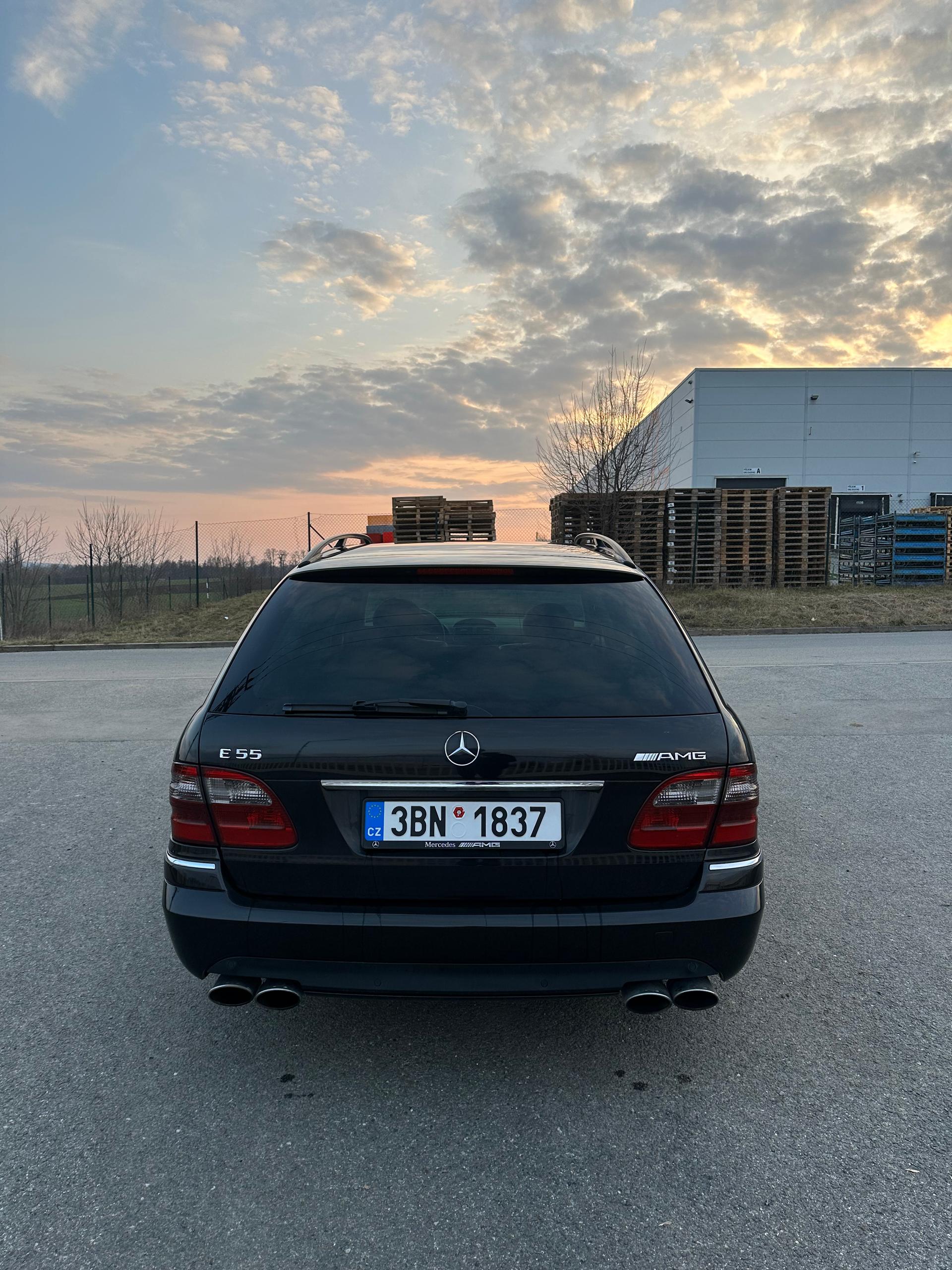 2003 Mercedes-Benz E 55 AMG, čierna kombi, 230 000 km