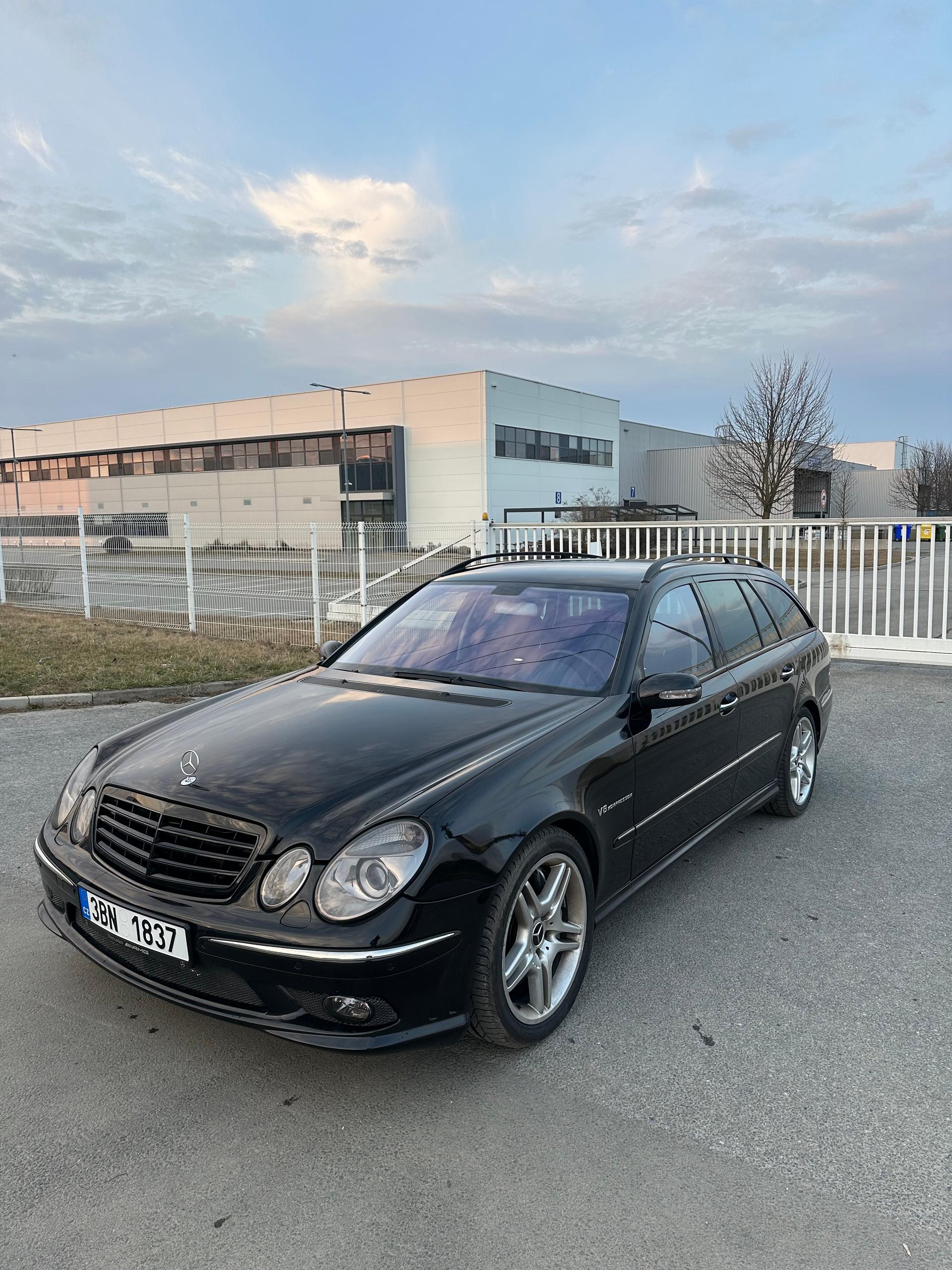 2003 Mercedes-Benz E 55 AMG, čierna kombi, 230 000 km