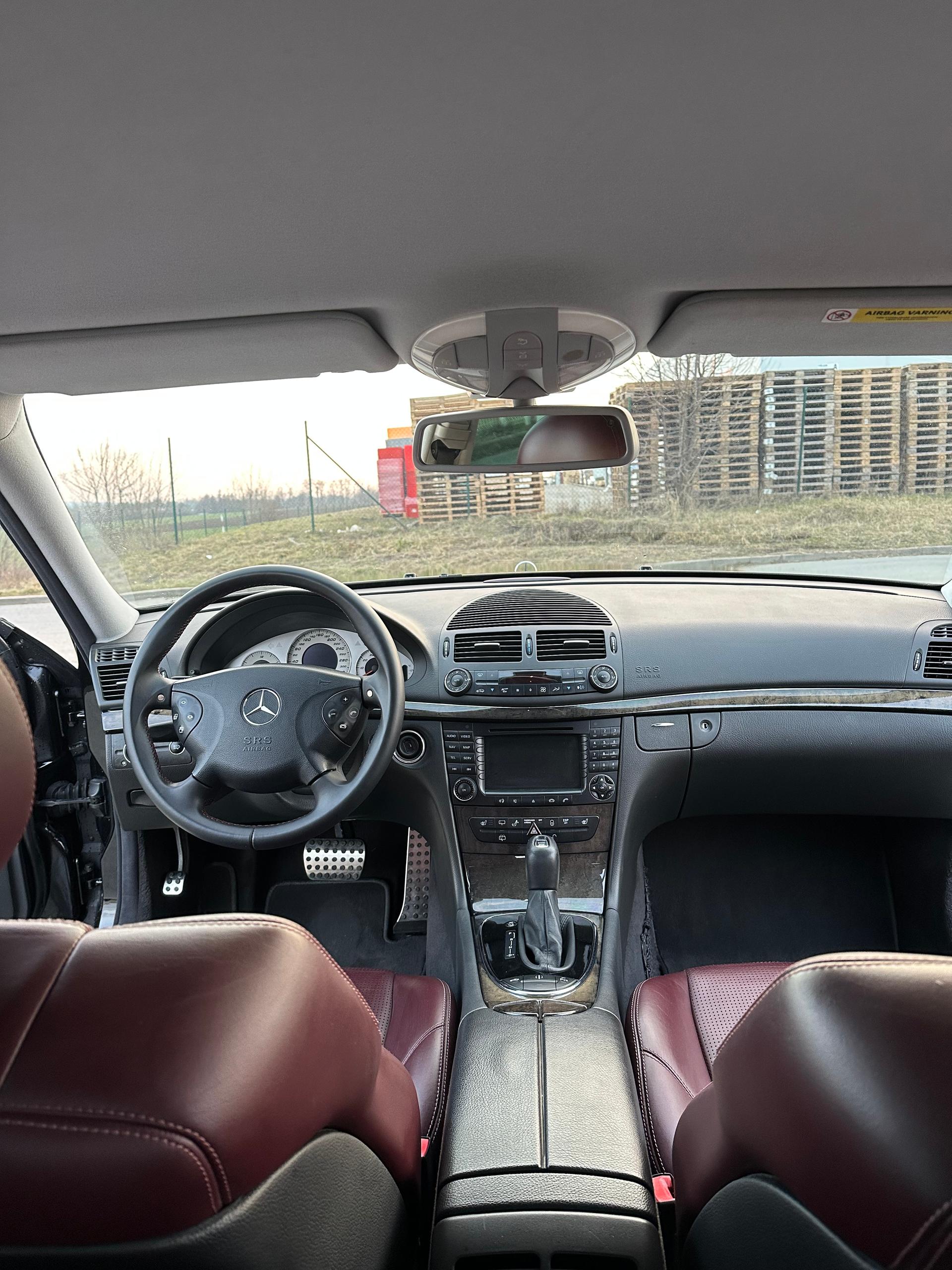 2003 Mercedes-Benz E 55 AMG, čierna kombi, 230 000 km