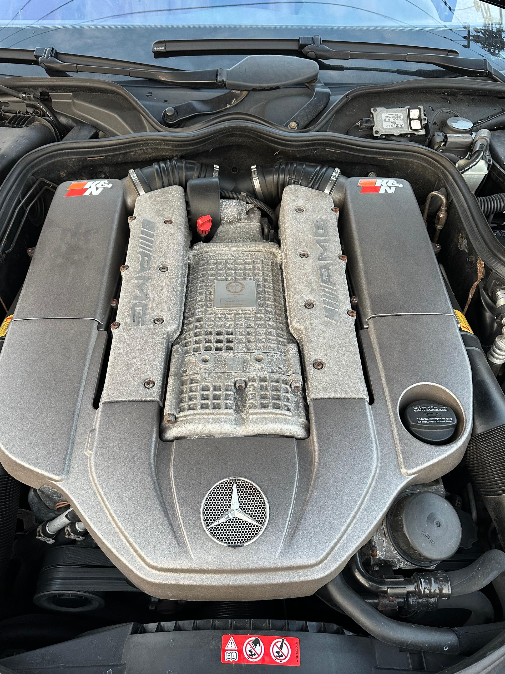 2003 Mercedes-Benz E 55 AMG, čierna kombi, 230 000 km