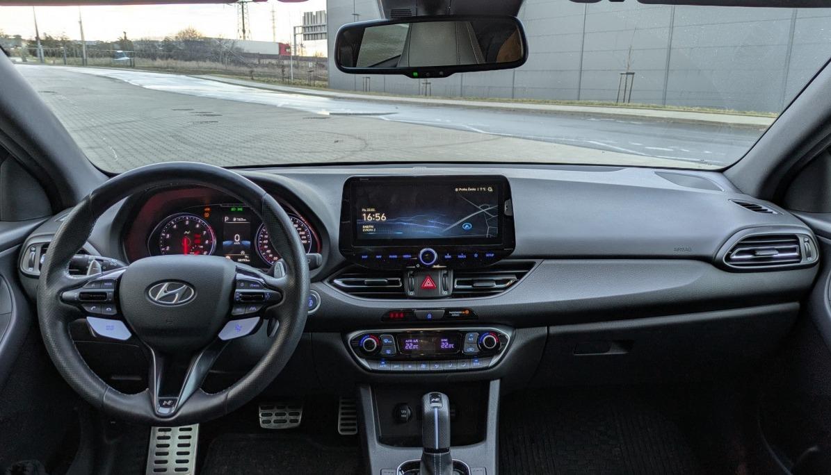 2023 Hyundai i30 N, sivá hatchback, 50 220 km