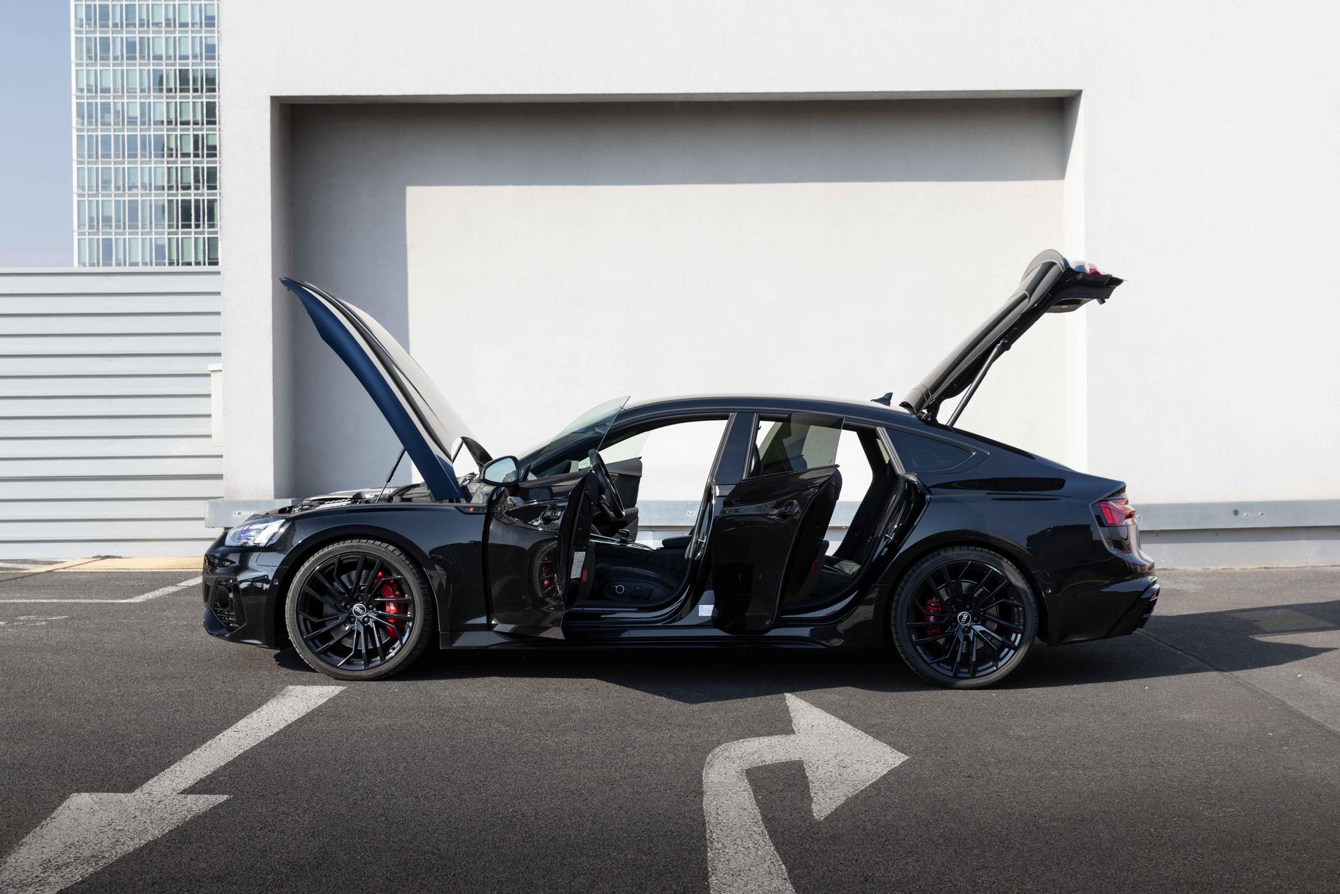 2022 AUDI RS5 Sportback, čierna hatchback, 47 900 km