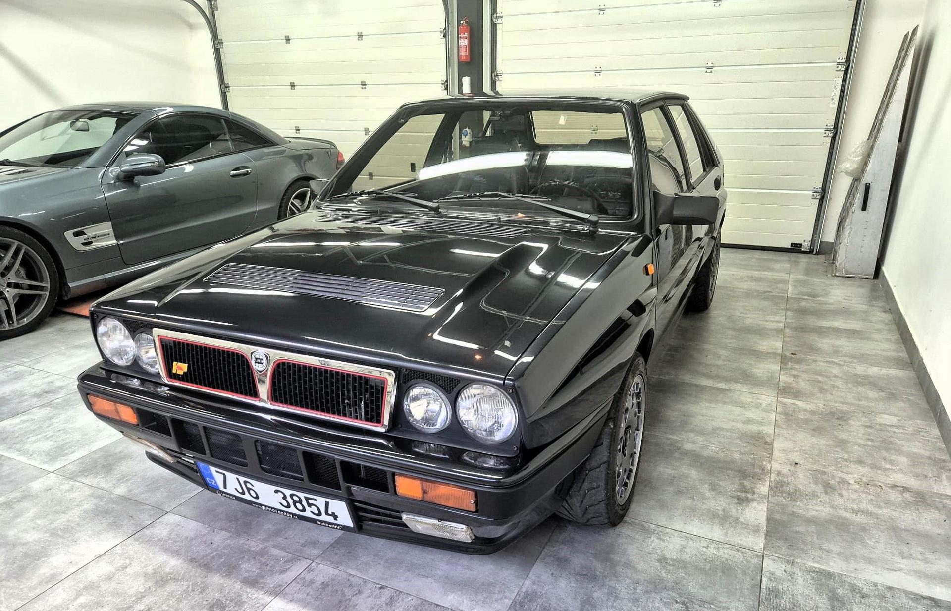 1991 Lancia Delta HF Integrale, čierna hatchback, 83 000 km
