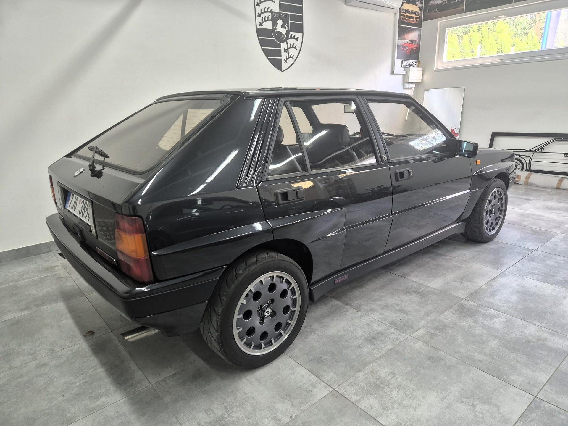 1991 Lancia Delta HF Integrale, čierna hatchback, 83 000 km