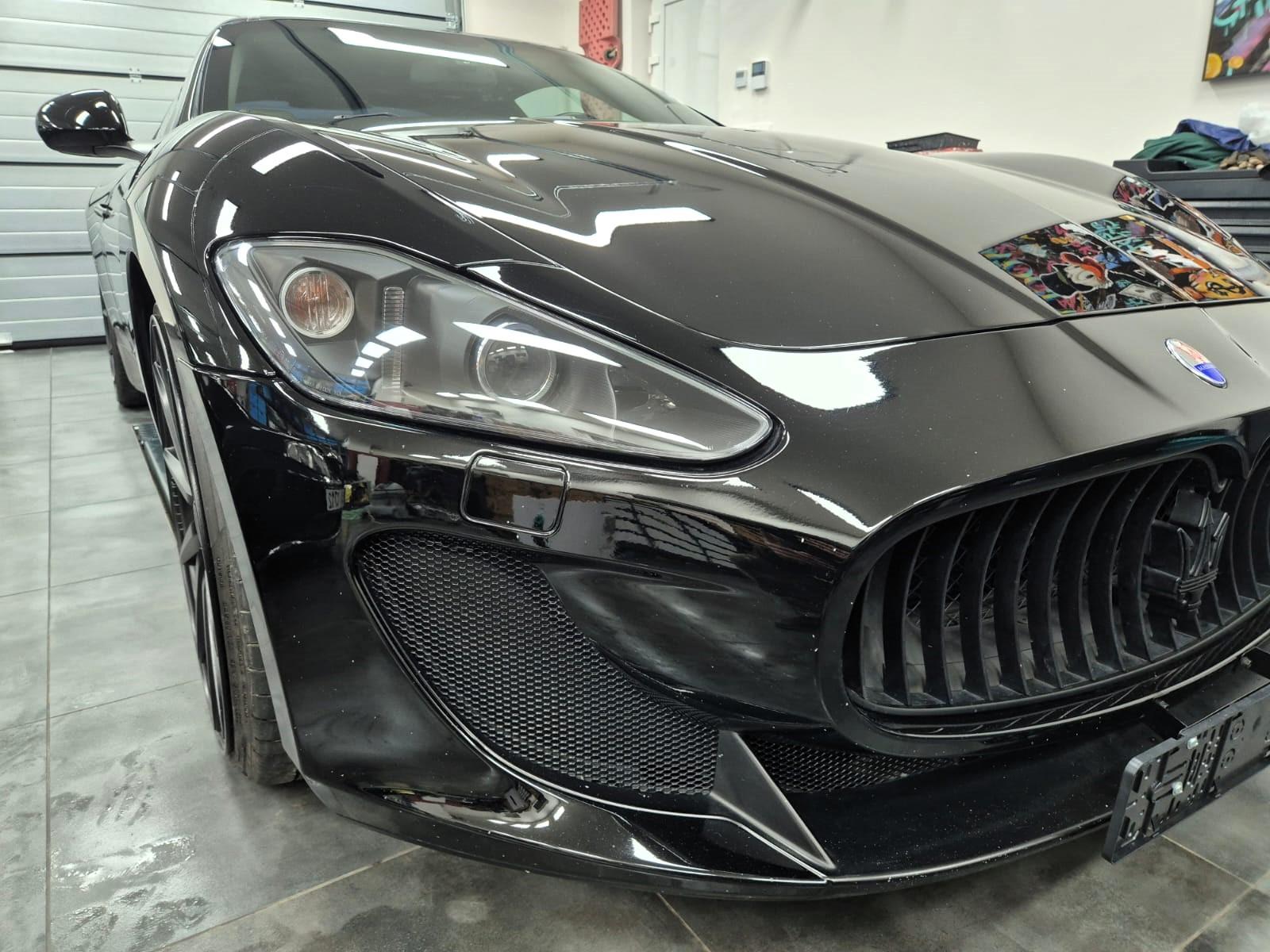 2010 Maserati GranTurismo S, čierna kupé, 44 000 km