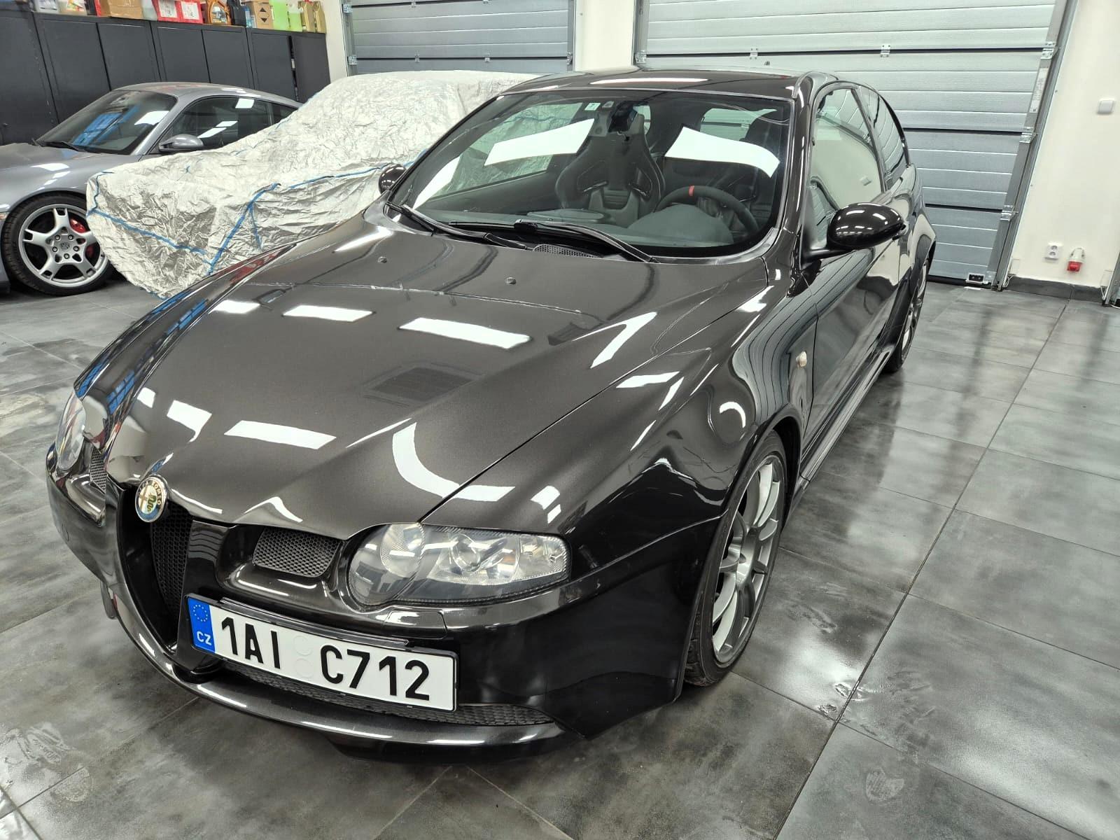 2003 Alfa Romeo 147GTA, čierna hatchback, 111 000 km