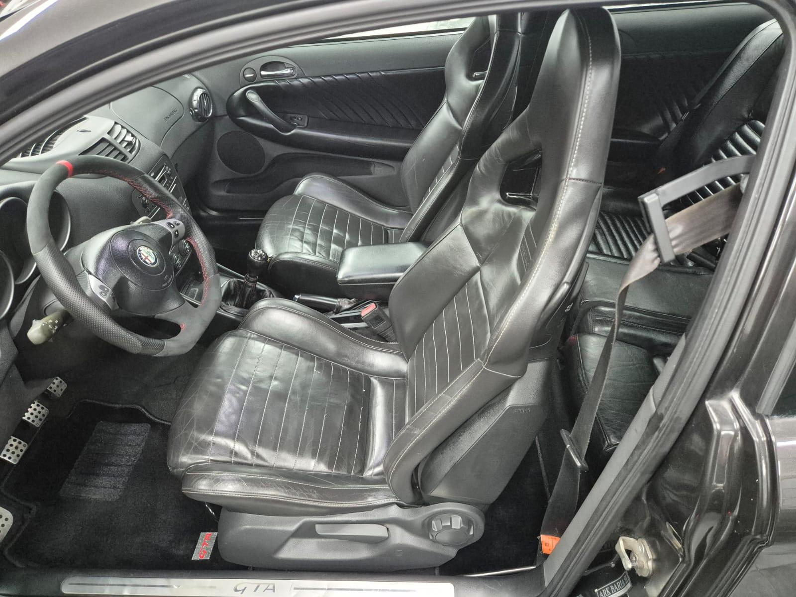 2003 Alfa Romeo 147GTA, čierna hatchback, 111 000 km