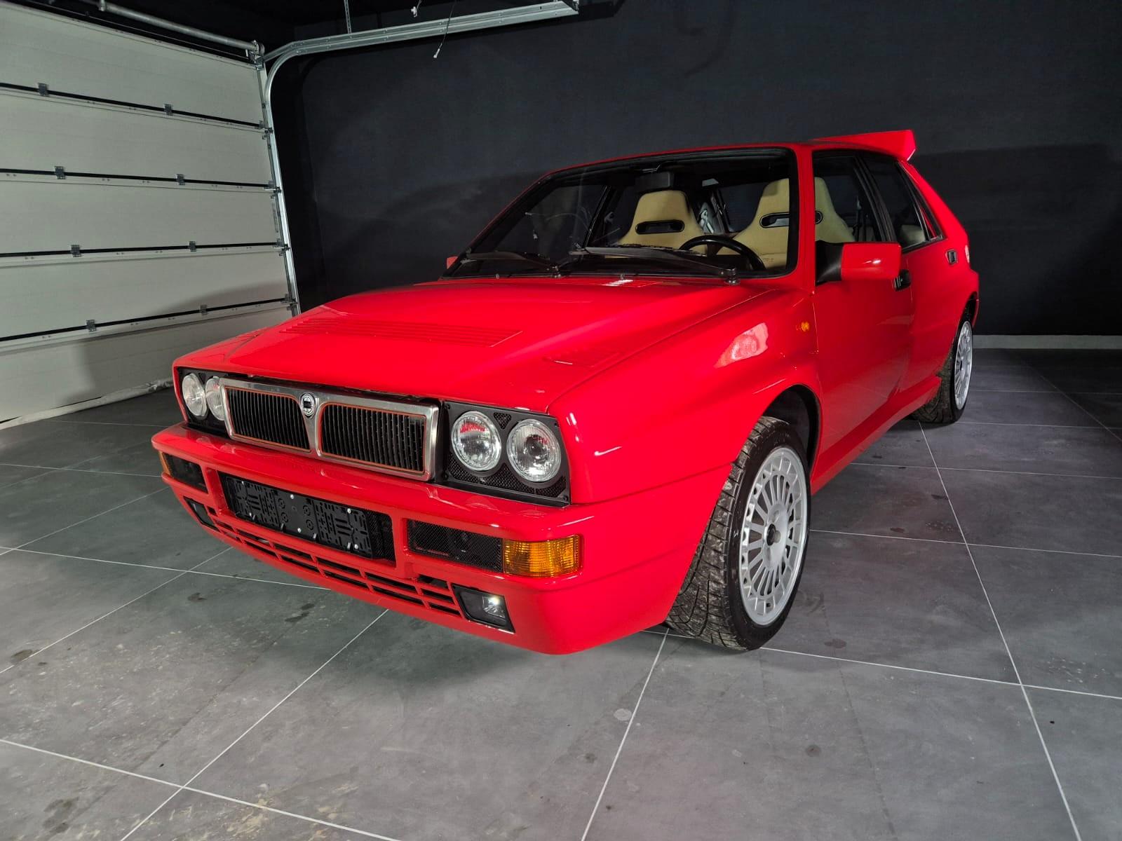 1994 Lancia Delta HF Integrale EVO 2, červená hatchback, 129 000 km